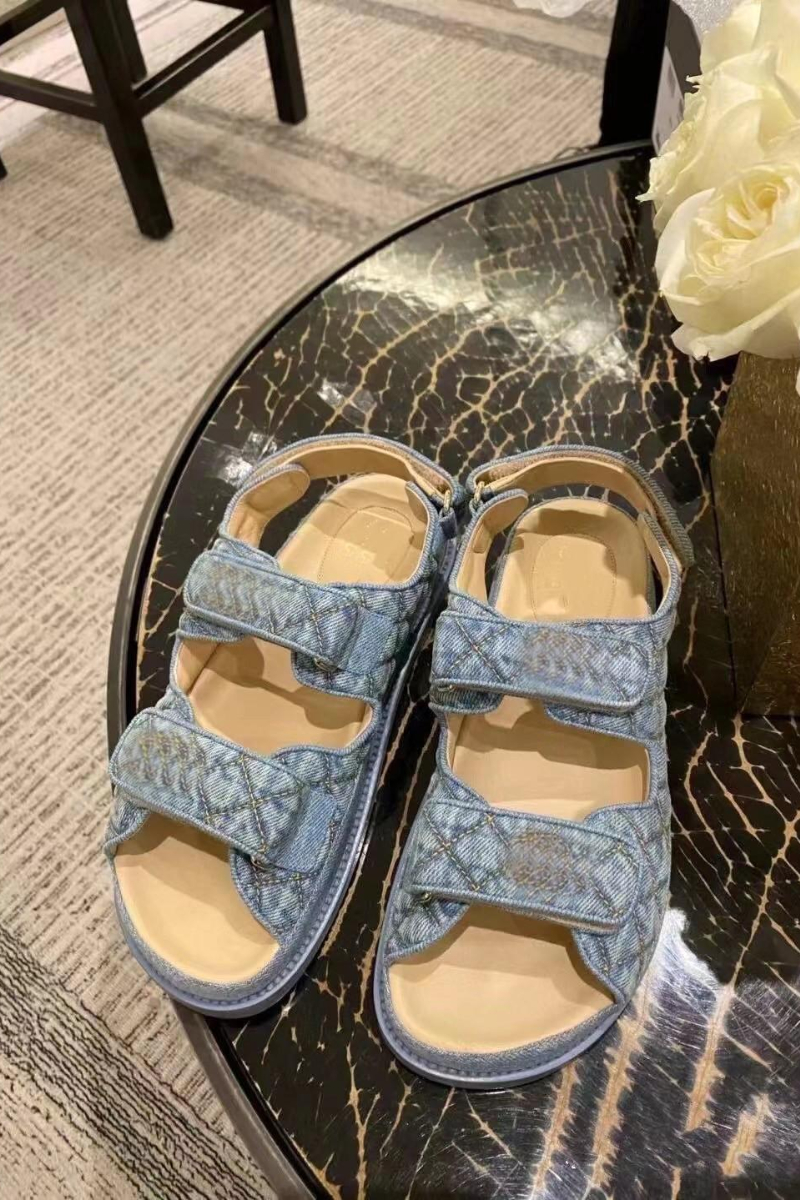 

2021 fashionluxury sandals women slipper men slides leather sandal womens Hook & Loop casual shoes 35-42 with box and dust bags, Light tan