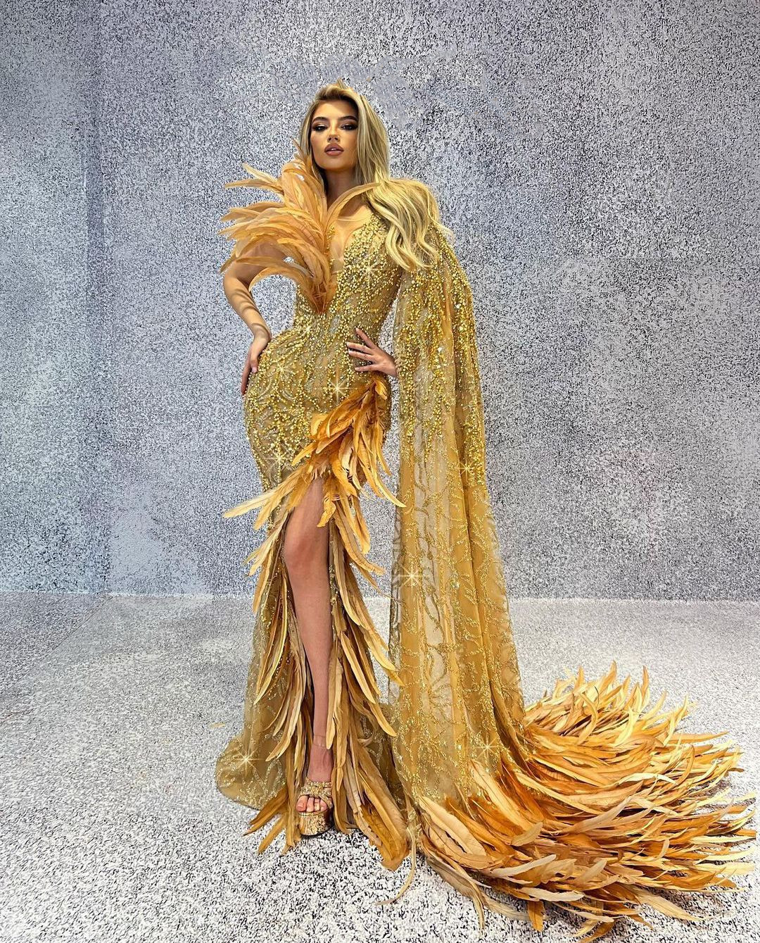 

Sparkly Mermaid Evening Dresses Sleeveless V Neck Beaded Appliques Sequins 3D Lace Floor Length Feather Slit Prom Dresses Formal Gowns Plus Size Gowns Party Dress, Hunter green