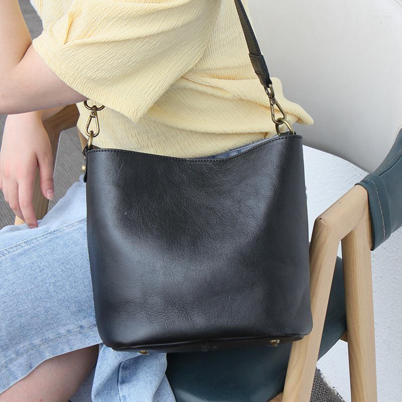 

Evening Bags Real Leather Large Capacity One Shoulder Women's Bag Fashion Luxury Design Retro Classic Solid Color Crossbody Tote Female, Beige