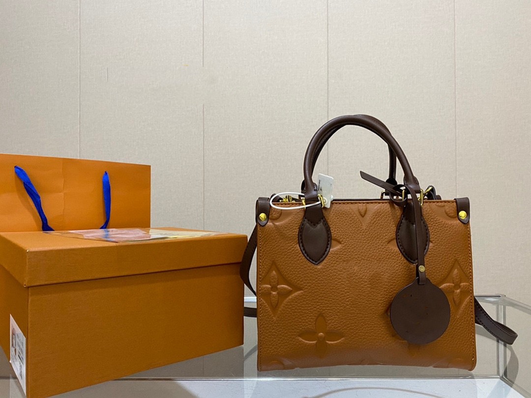 

2023 New women's bag all-share handbag senior sense large Tote bag foreign fashion embossed commuting exposure, Box