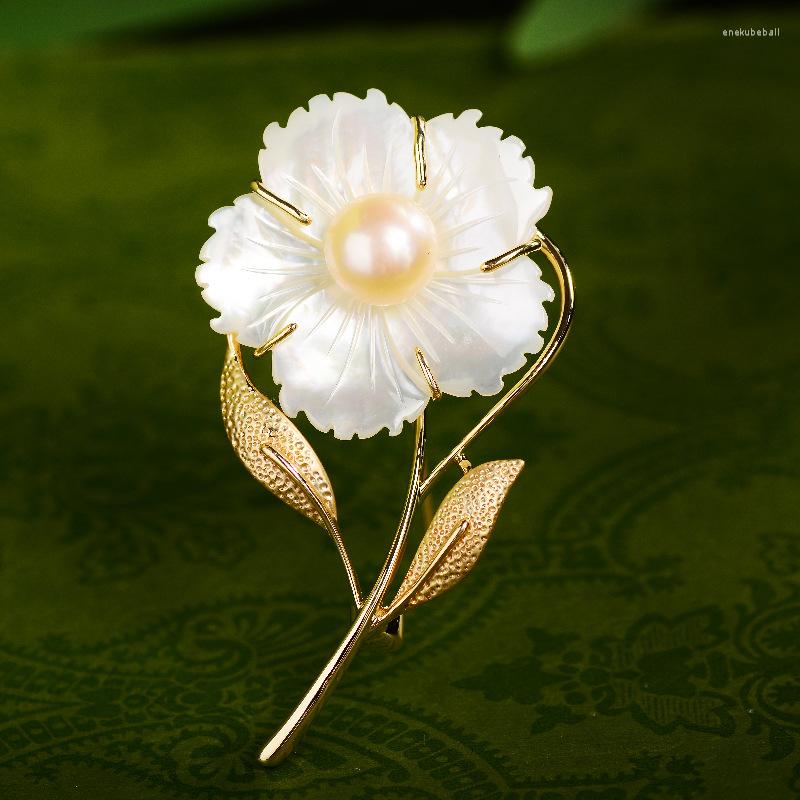 

Brooches Elegant Freshwater Pearl Natural Shell Flower Luxury For Women Creative Clothing Pin Korean Accessories Broche Luxe