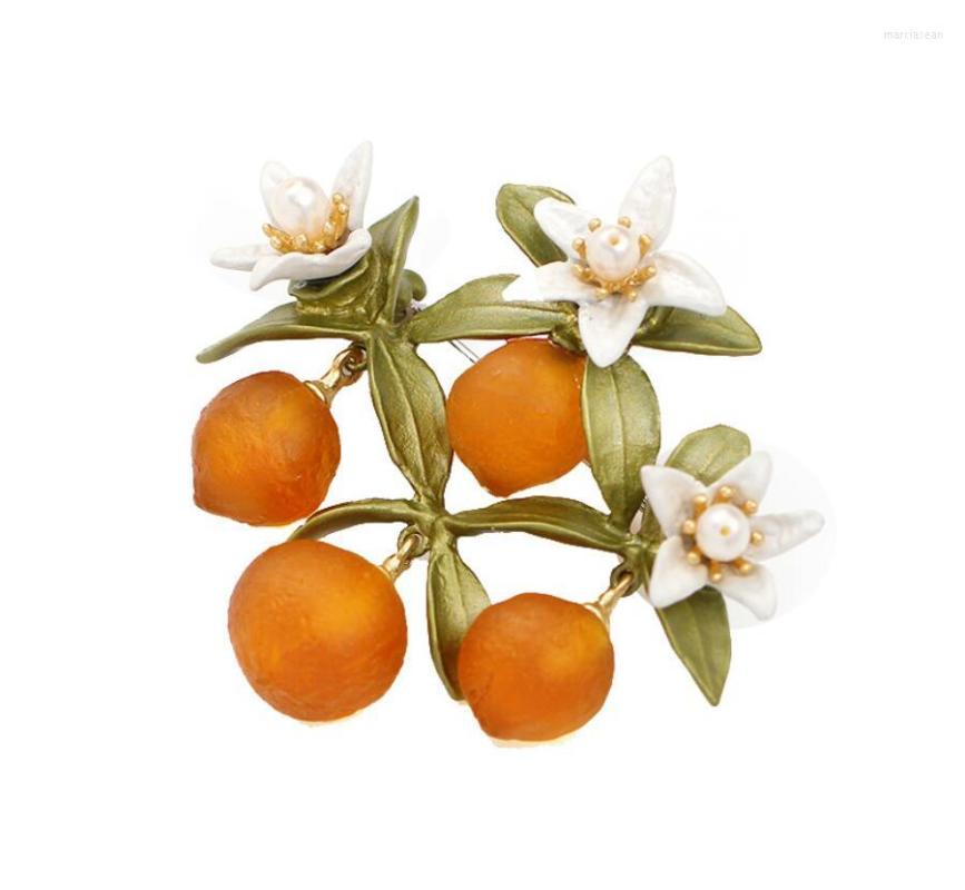 

Brooches CSxjd Genuine Version Bronz Resin Fruit Natural Pearl Orange Flower Brooch Women's Vintage Scarves Buckle Accessories