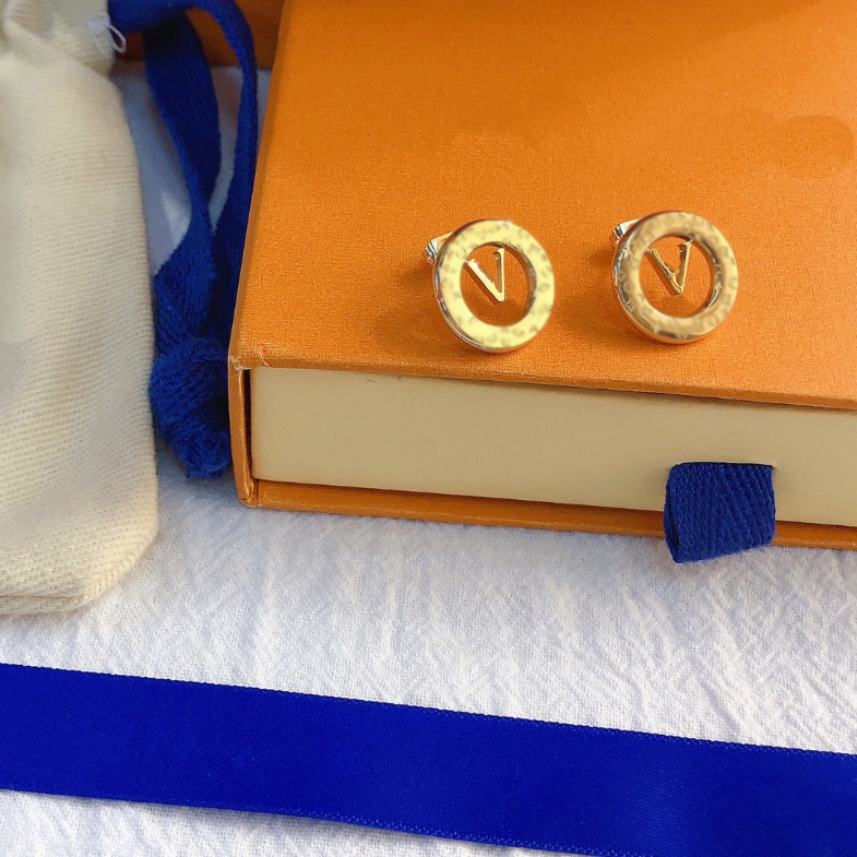 

Charm Designer Earrings 18k Gold Earring Fashion Girls Jewelry Luxury Round Letter Stud Earrings High-end Design Accessories Wedding Party With Gift Box
