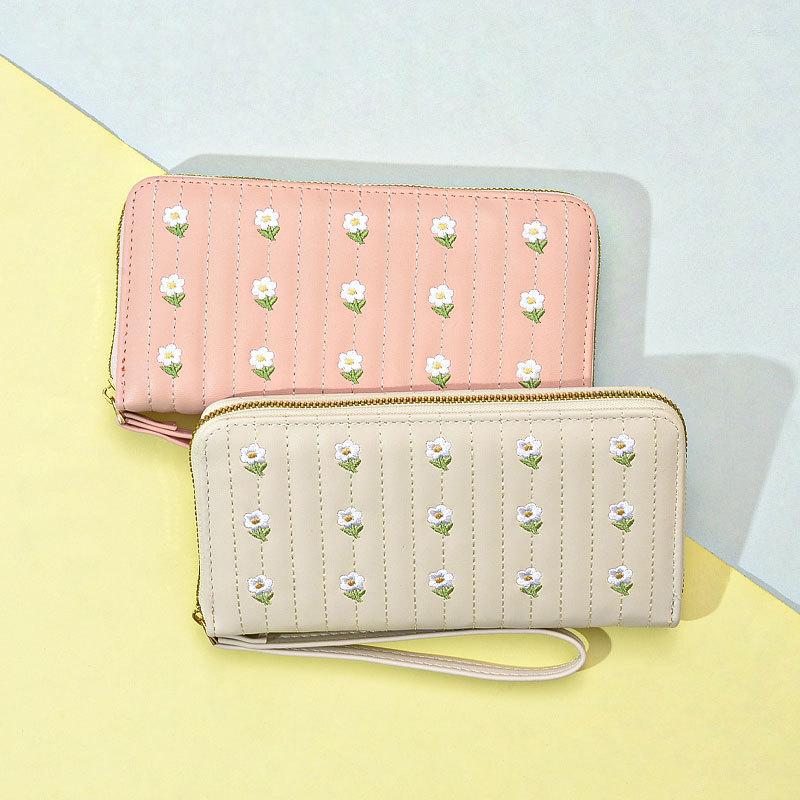 

Wallets Women Embroidery Flower Wallet Made Of Leather Fashion Sweet Long Clutch Female Phone Coin Purse Holder, Black