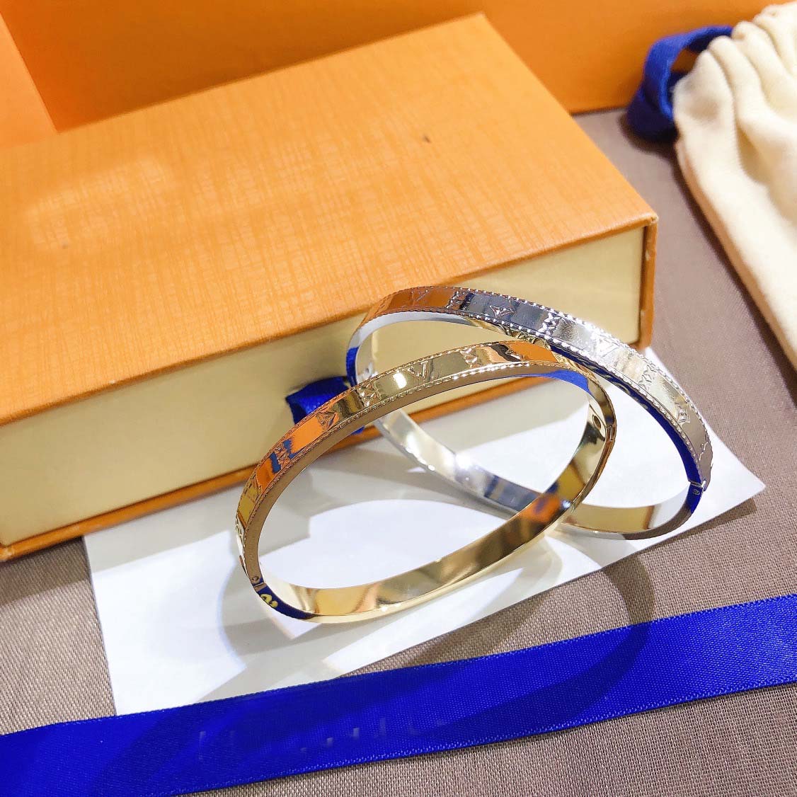 

Silver Gold Bangle Pendant Bracelets Designer Luxury Never Fade Designer Women Bangle Luxury Designer Jewelry Electrolytic Rose Gold Stainless steel Lovers Gift