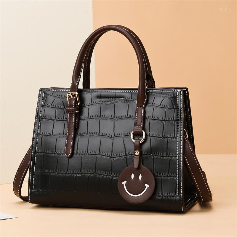 

Evening Bags 2023 Solid Color Large Capacity One Shoulder Crossbody Crocodile Pattern Handbag Famous Luxury Designer Fashion Shopping Bag, Black