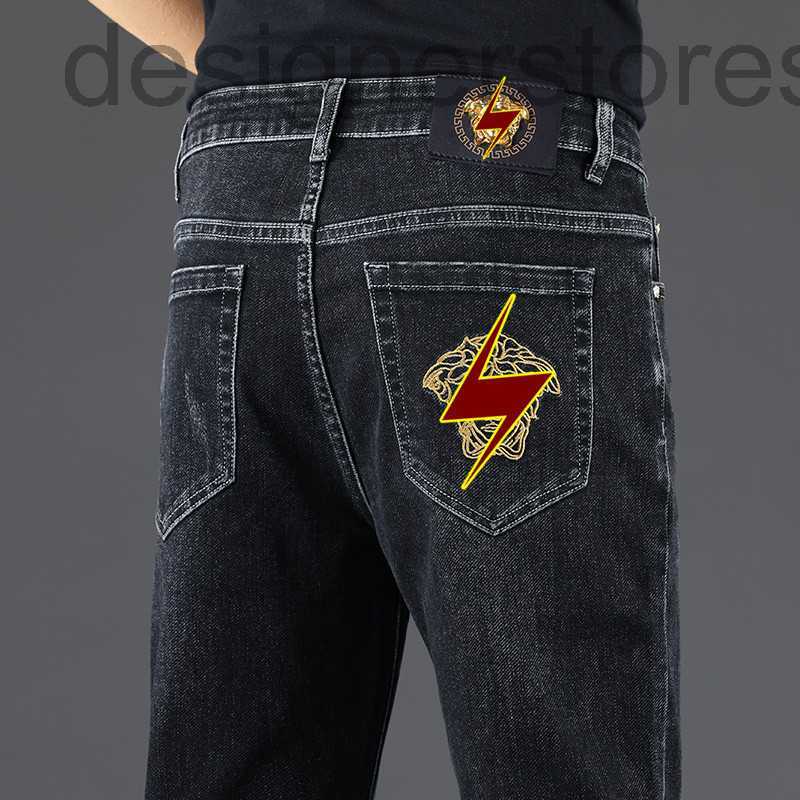 

Men's Jeans Designer European station men's embroidered jeans winter thickened new elastic slim leg straight pants VXQA, Hs9812
