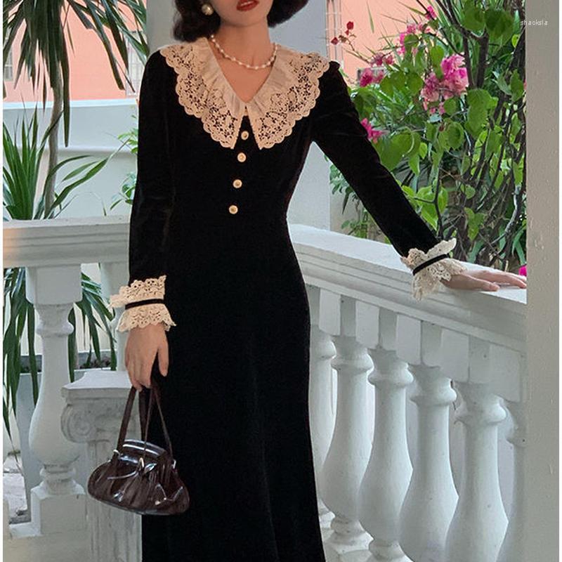 

Casual Dresses 2023 Spring And Autumn French Retro Court Lace Patchwork Velvet Dress Luxury Designer Full Sleeve Medium Length, Black