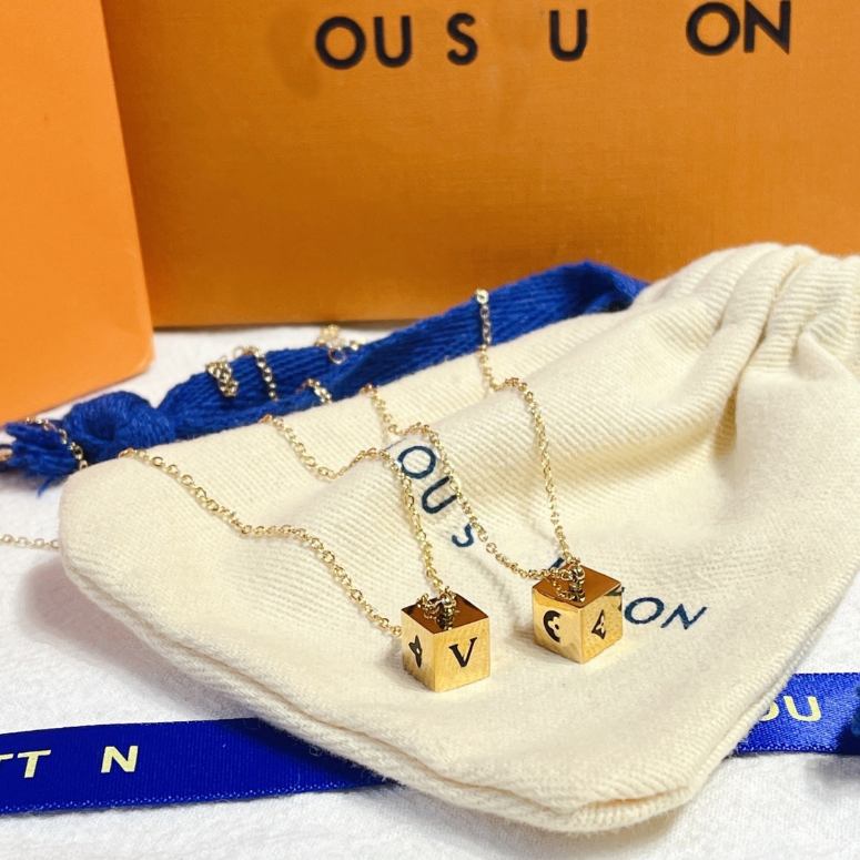 

Selected Fashion Design Brand Necklace Luxury Womens Style Long Chains Selected 18k Gold Plated Necklace Exquisite Charm Accessories Premium Gift Family Couple