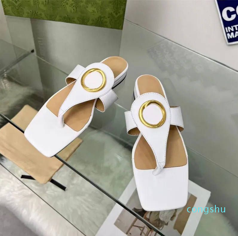 

2023 Leather women's Slippers Fashion Flat sandals comfortable sand edge resort beach flip-flop with buckle slipper Size 35-40, Red