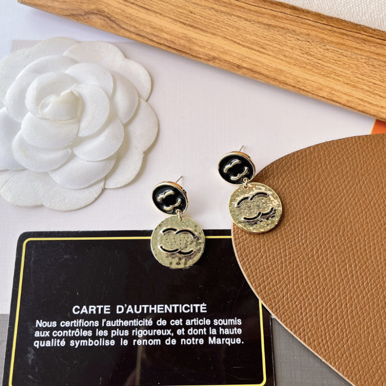 

Charm 18k Gold Ch Earring Designer Brand Women Love Earrings European Designer Jewelry Luxury Wedding Party Gifts Accessories With Box