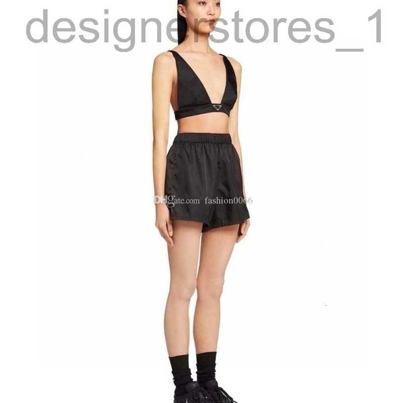 

designer Women's Two Piece Pants Set 2023 Triangle Metal V Neck Vest Mini Short Streetwear Fashion Crop Top 22ss New Tracksuit 3X10