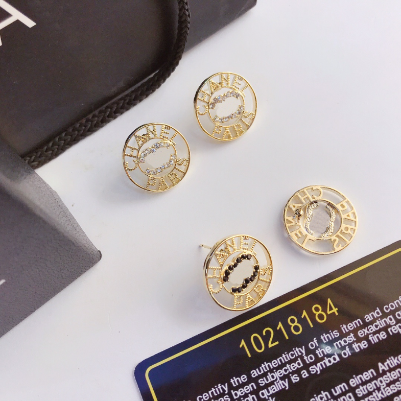 

Designer Letter Stud Earrings Spring Brand Earrings 18K Gold Romantic Women Love Earrings Fashion Versatile Jewelry Popular Family Gifts Accessories