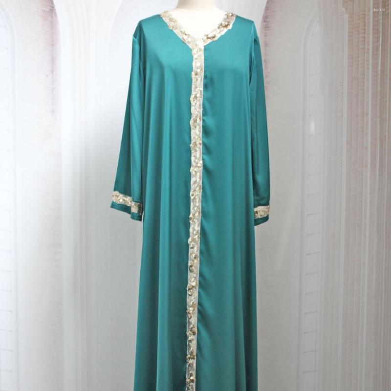 

Ethnic Clothing 2023 Muslim Arabic Embroidered Sequined Long Sleeve V-neck Casual Loose Elegant Women's Gown Abaya Dubai Jilbab