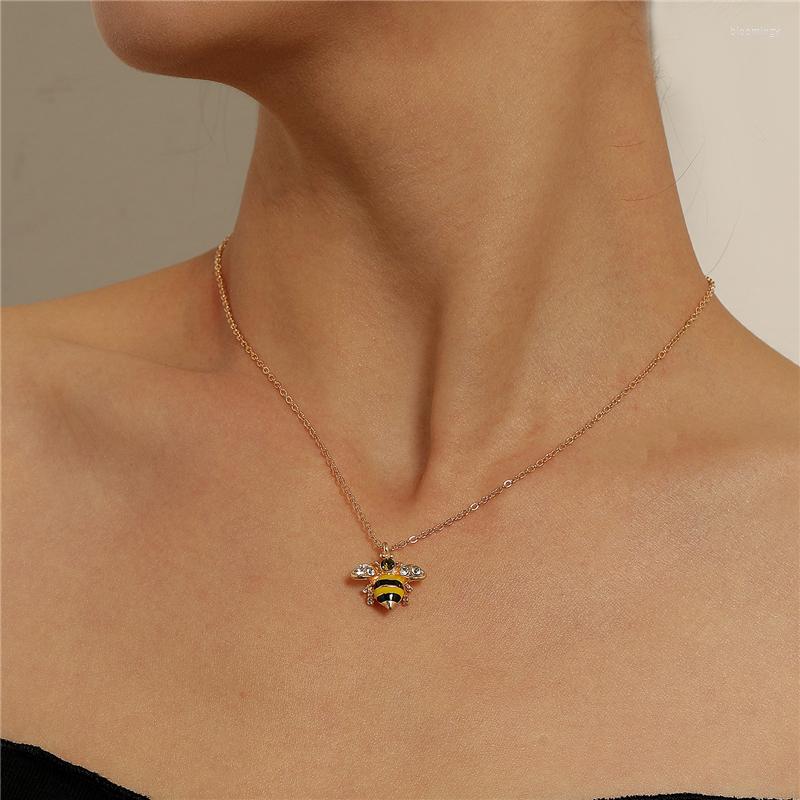 

Pendant Necklaces Charming Bee Insect Necklace For Women Fashion Gold Silver Color Clavicle Chain Accessories Cute Party Jewelry Gift