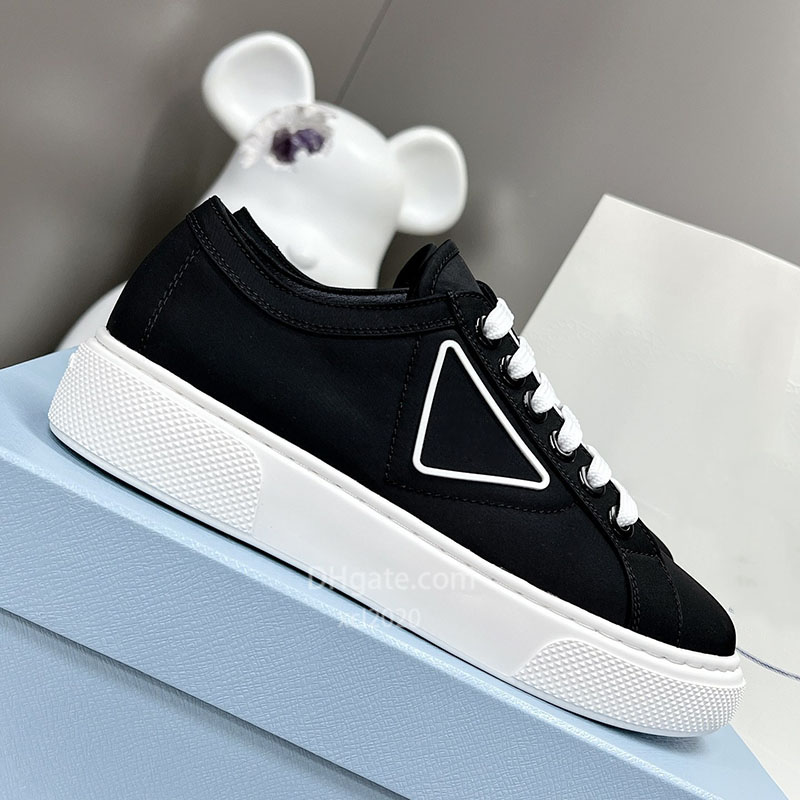 

High-quality casual shoes women designers shoes travel triangle metal canvas lace sneakers fashionable women flat sneakers women's sneakers size 34 ~ 40, Xh#177137