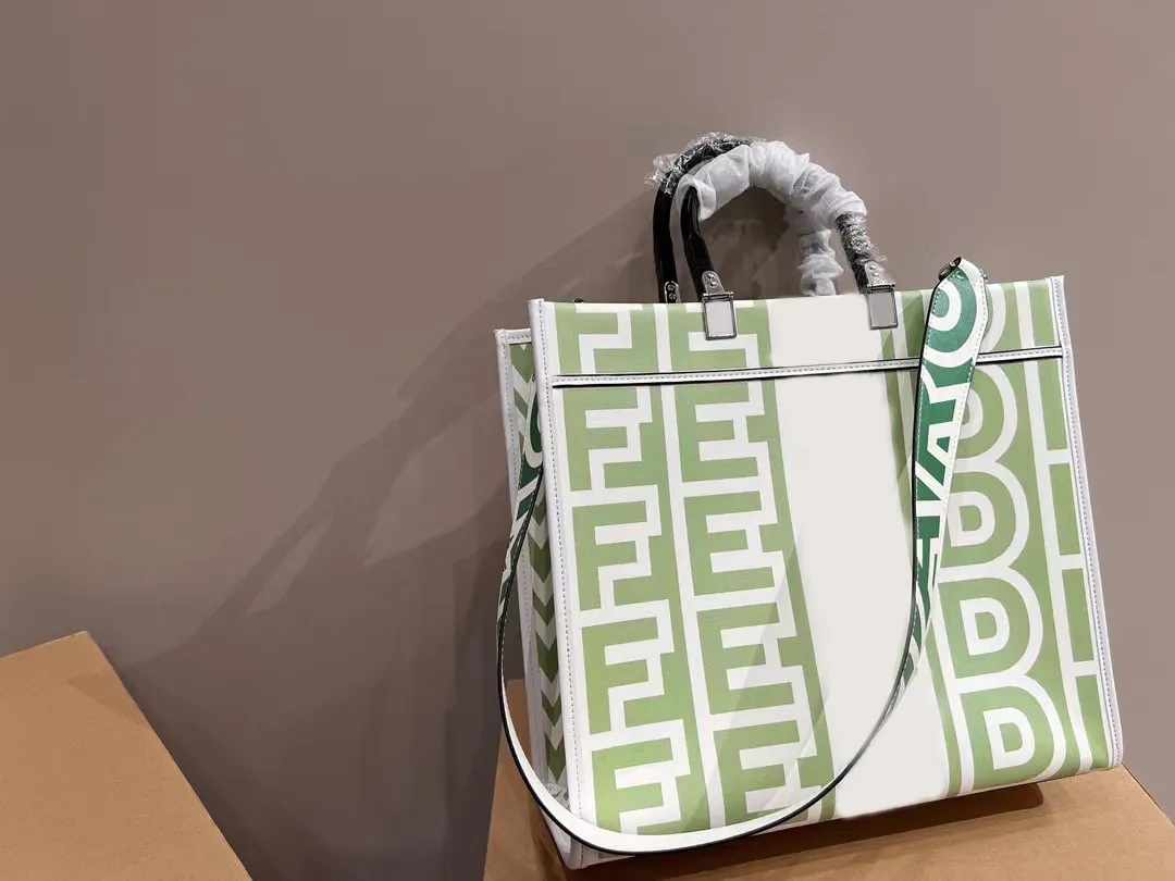 

2023 New spring summer Large Tote Bag Genuine Leather Handbags Lady Designer Shoulder Bags crossbody fashion versatile