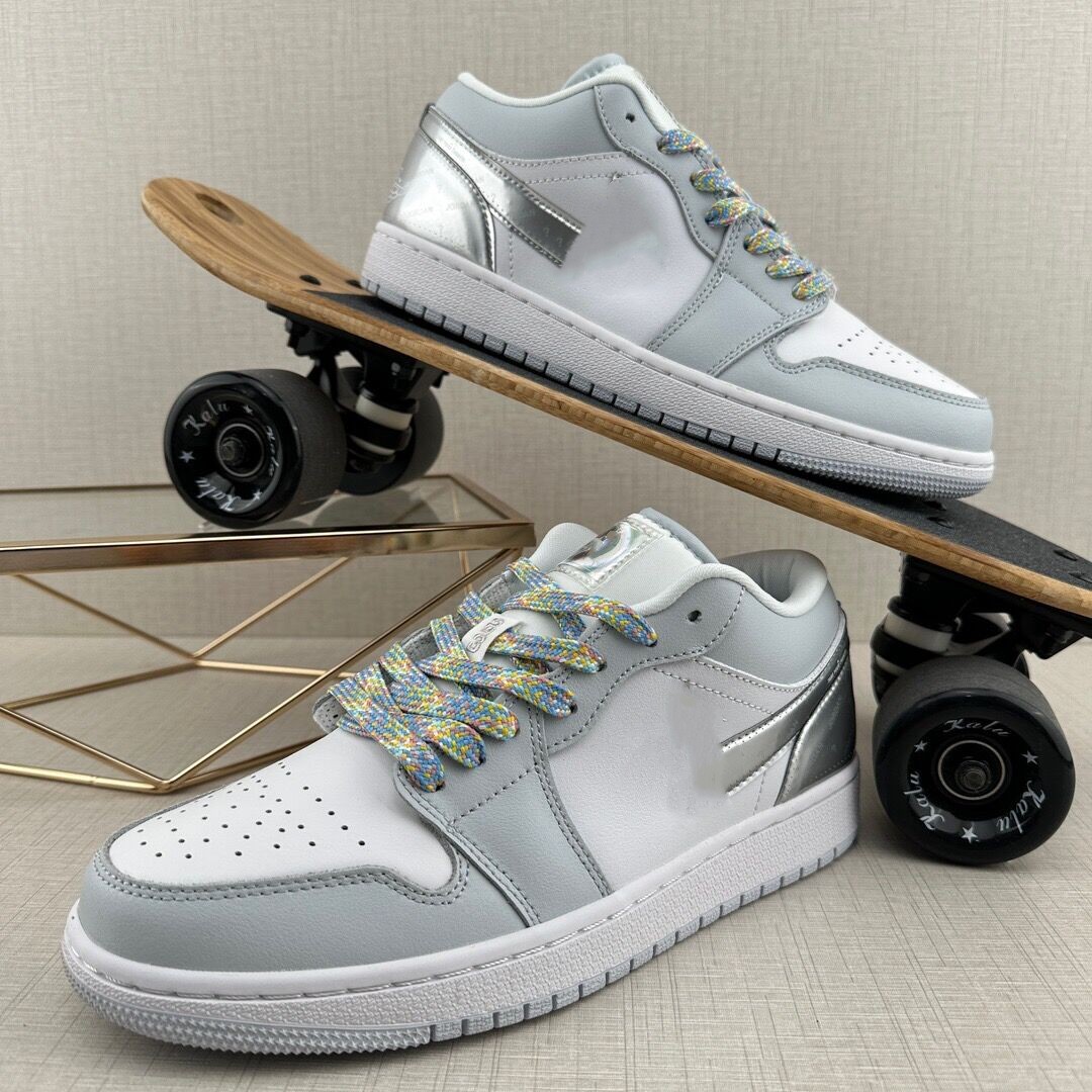 

Womens Men's Basketball Shoes Jumpman 1 1s Low SE Tear Away Silver The Best Outdoor Athletics Jumping Sports Lifestyles Fashion Walking Designer Sneakers