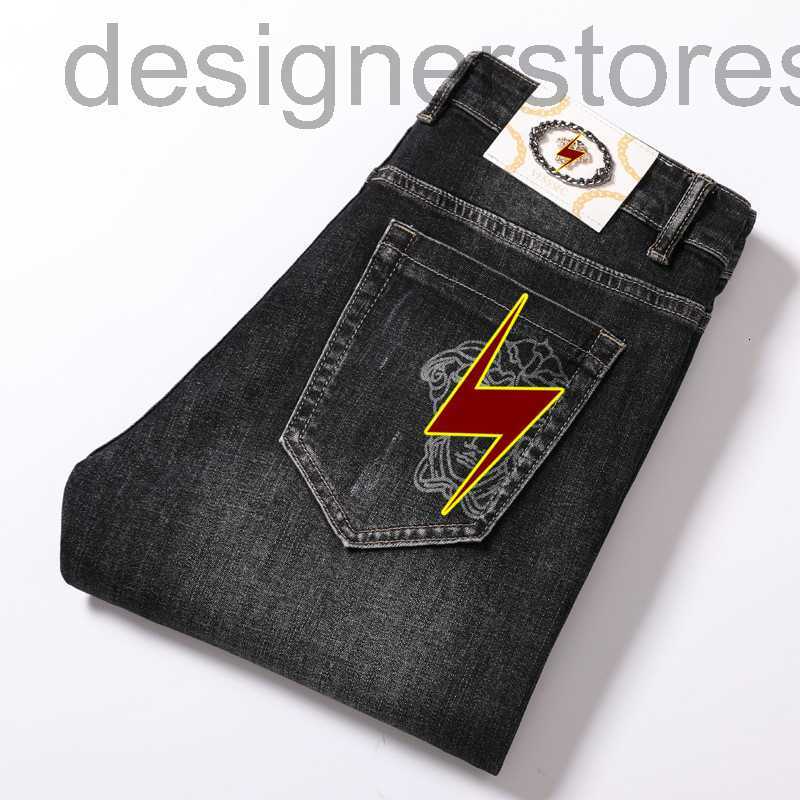 

Men's Jeans Designer Summer new embroidered printed jeans men's personality black gray slim pants men FXYG, Q9310