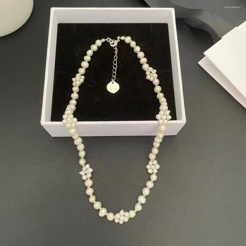 

Chains Fashion Flowers Light Luxury High Sense Simple Collocation Necklace