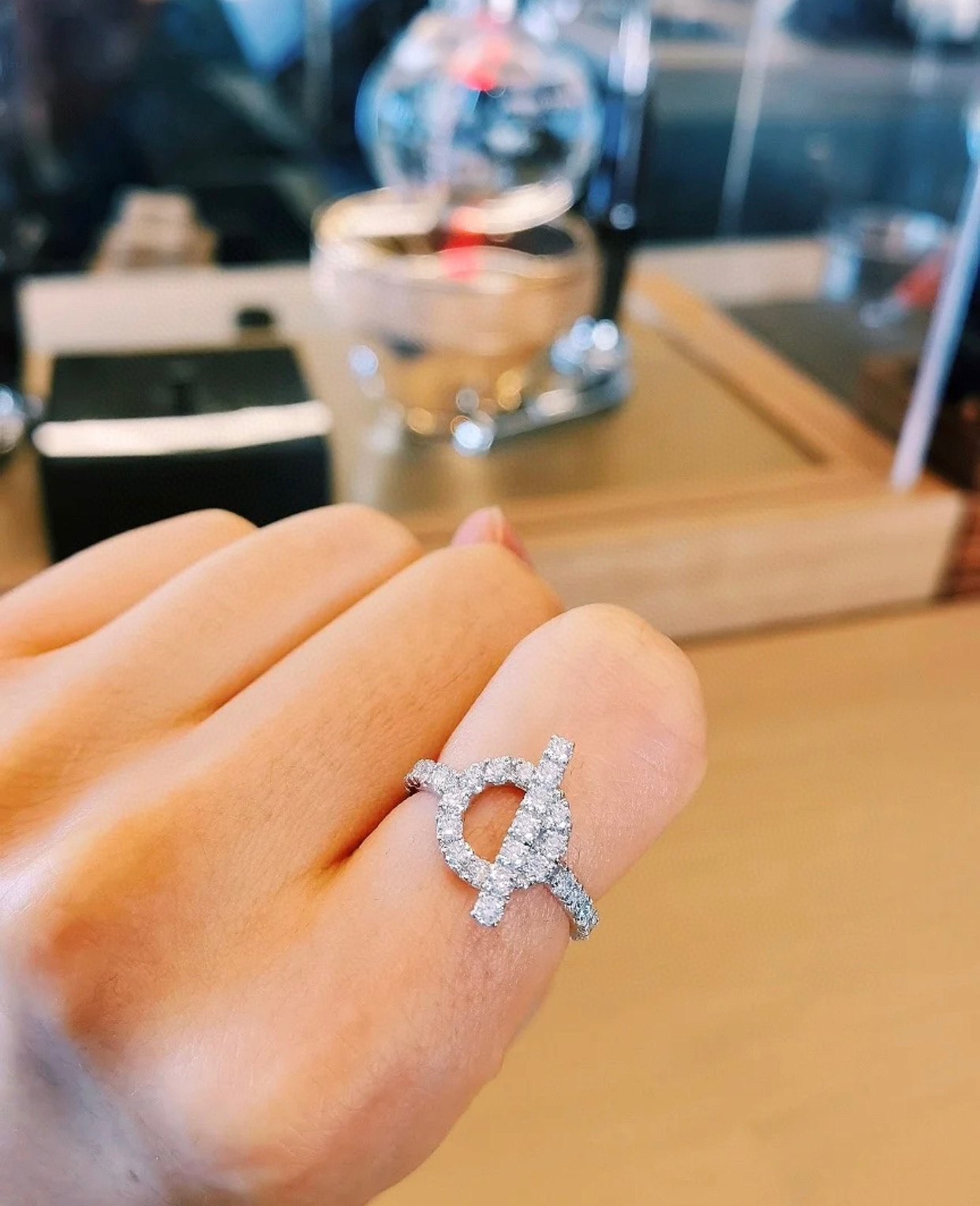 V gold material Luxury quality charm punk band ring with diamond and round shape silver plated have stamp PS7606A