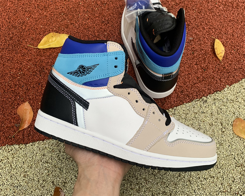 

Jumpman 1 OG Total Orange Basketball Shoes Prototype Utilizing White Leather Across Base While Suede Appears On The Overlays With Box, #1