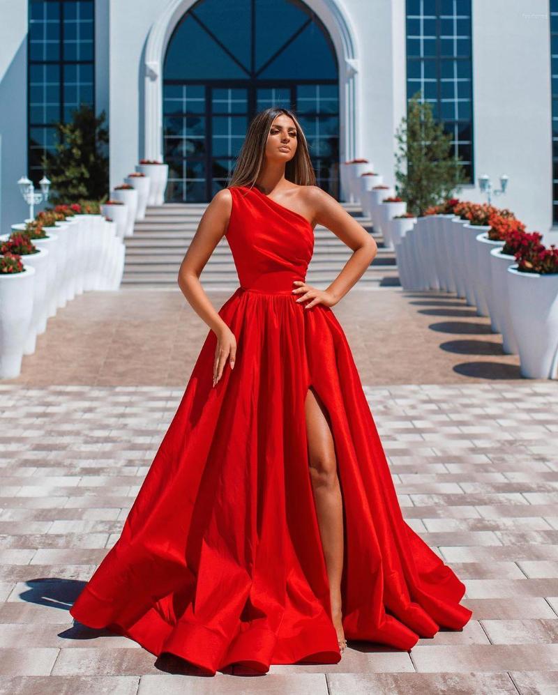 

Runway Dresses Festival Red A Line Long Prom Side Split One Shoulder Vestidos De Fiesta Ruched Bride Party Evening Formal Dress