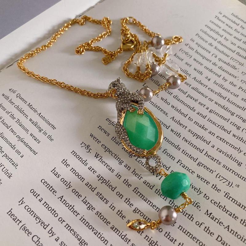 

Chains Pearl Inlaid Simple Woman's Retro Pendant Necklace Fashion Jewelry