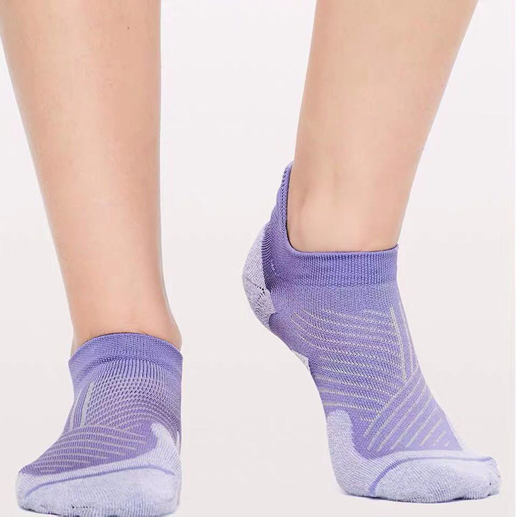 

LULUS Yoga Socks with Logo Fitness Sports Non-slip Socks Casual Training Anklet Anti-odor Soft Sweat Absorpt Socquette Elastic Breathable Socks Men Women BC485