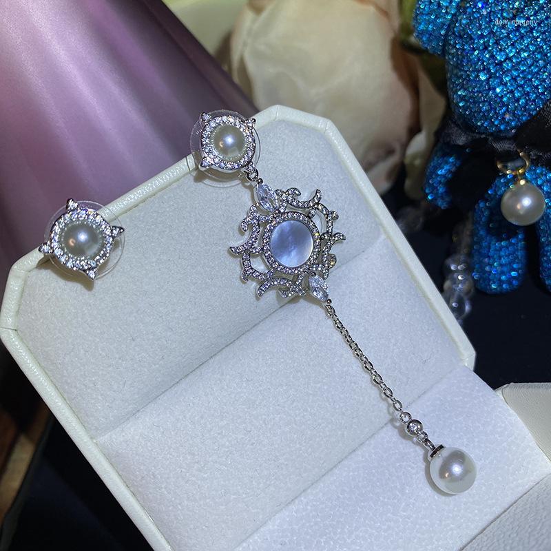 

Dangle Earrings Asymmetry Magic Mirror AB Section Ear Studs Female White Fritillary Pearl Temperament Tassel Chain Jewelry Wedding