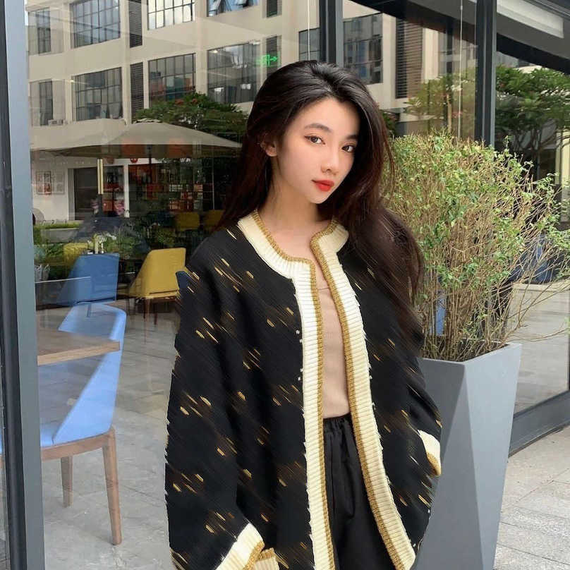 

23ss designer brand jackets coats Womens gold thread letter jacquard lining silk printing loose coat womens clothing a1, Black