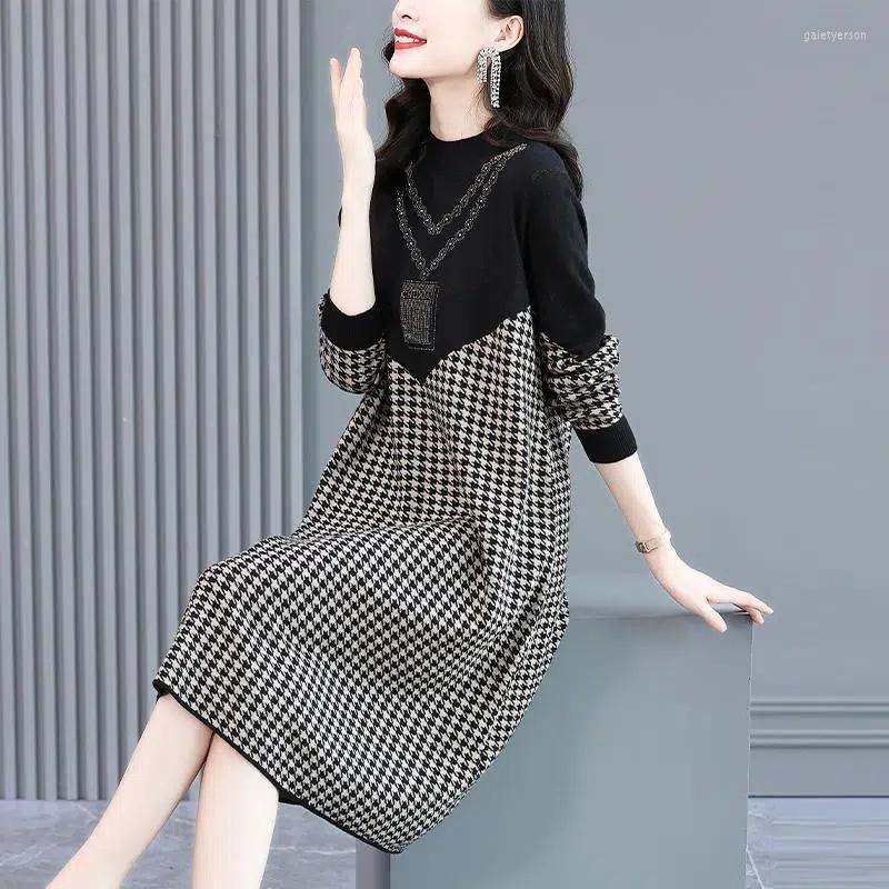 

Casual Dresses Sweater Women's Autumn/Winter 2023 Fashion Long Knit Dress High-End French Houndstooth A-Line Skirt M934