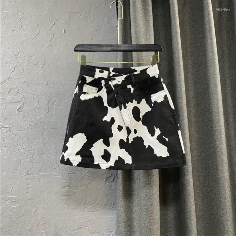 

Skirts Cow-printed Denim Women High Waist Mini Elegant All-match Pockets Jeans Skirt Vintage Holiday Sexy Female Faldas P766, Photo