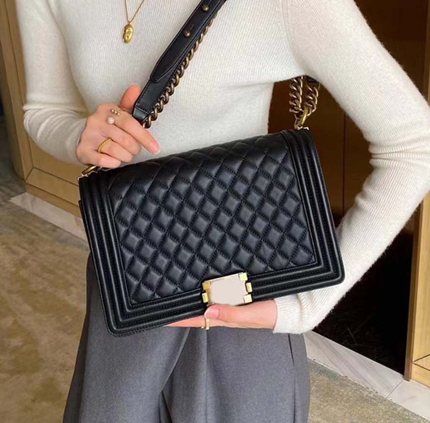 

Designer Flap Bags A92193 Caviar Evening Bag 28CM Top-level Replication With Box CH011