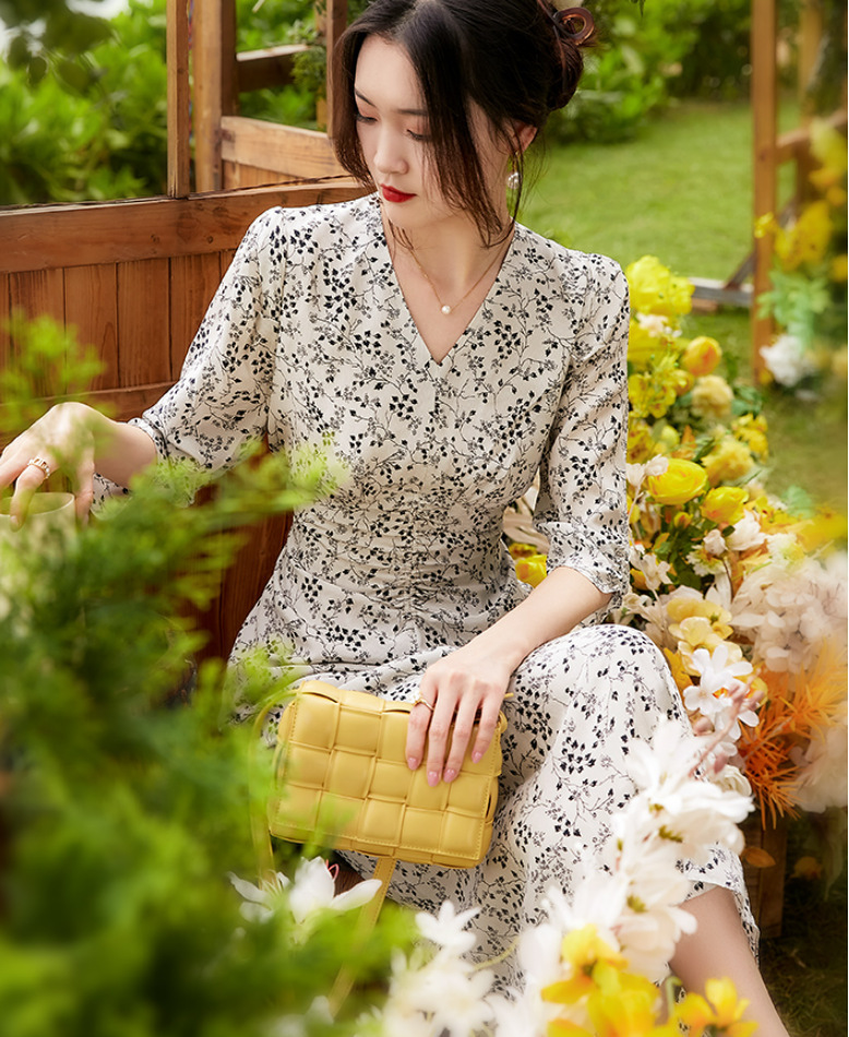 

Casual Dresses TFE 47-89 SUMMER WOMENS SILK DRESSES LOOSE FIT 230316, Beige