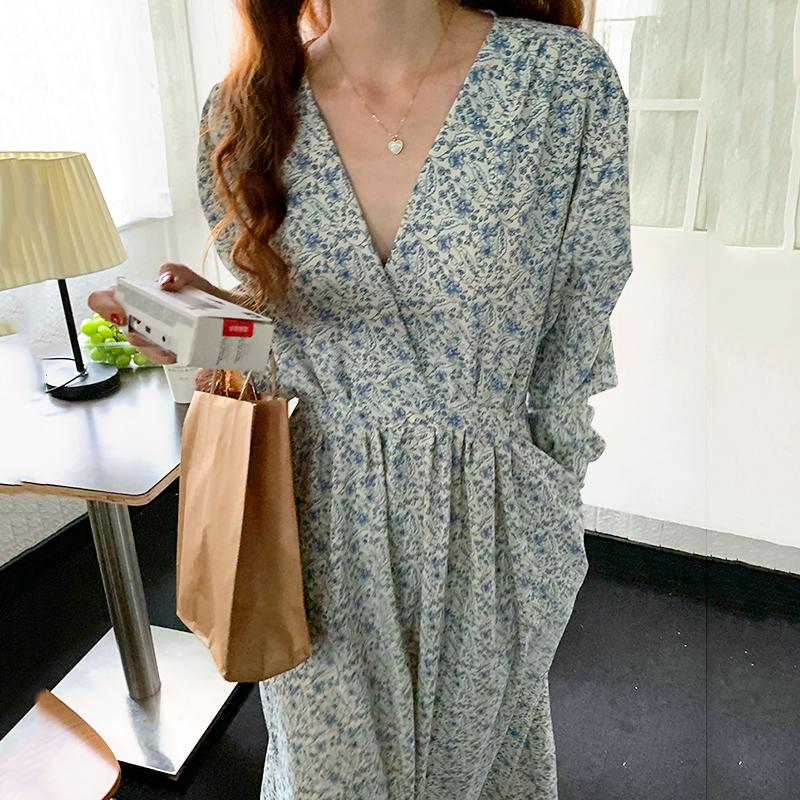 

Casual Dresses Women 2023 Korean Fashion Elegant Gentle Solid Color V-neck Pleated Design Lace-up Waist Long-sleeved Chiffon Dress, Photo color
