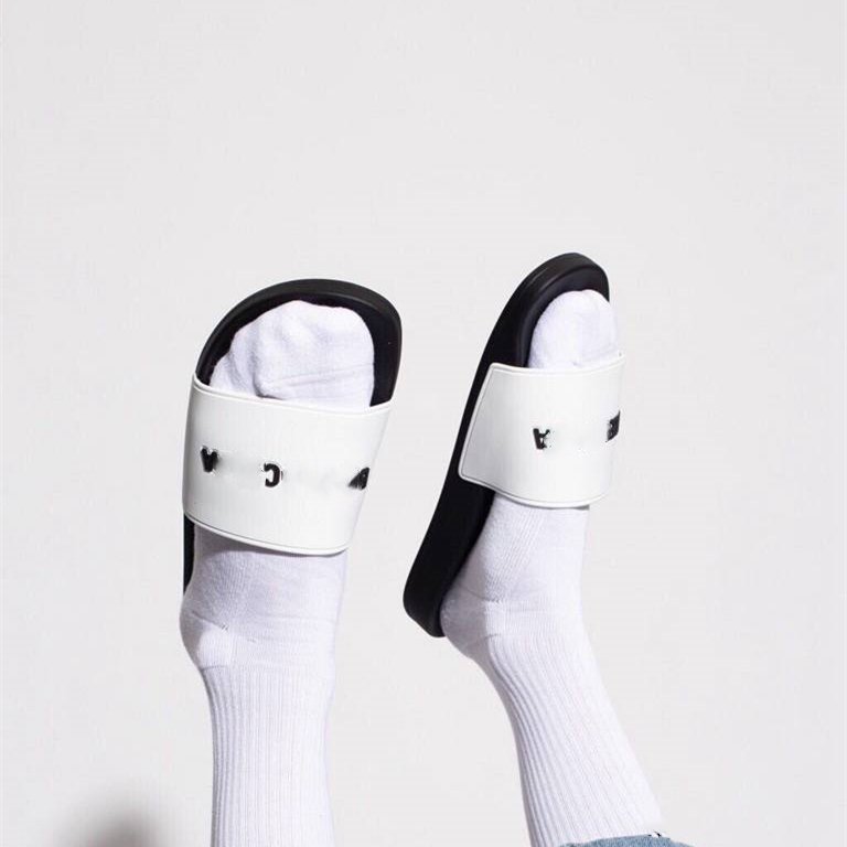 

Fashion Slippers 2023 Balencaigaity Luxury design summer Men and Momen flats thick soled leather rubber lettering logo casual cartoon beach slippers 03-05