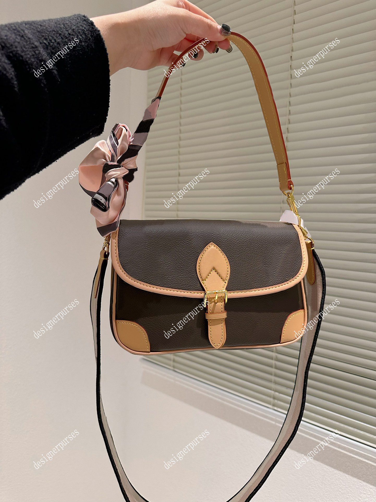 

TZ Designer diane handbags Classic brown flower French stick bag double strap shoulder bags Vintage handbag Fashion crossbody bags Women flap ribbon handbags 26CM