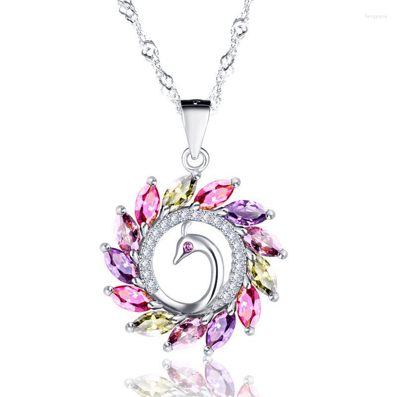 

Pendant Necklaces Colorful Gem Peacock Zircon Necklace White Gold Plated Female Collarbone Chain Fashion Jewelry For Women