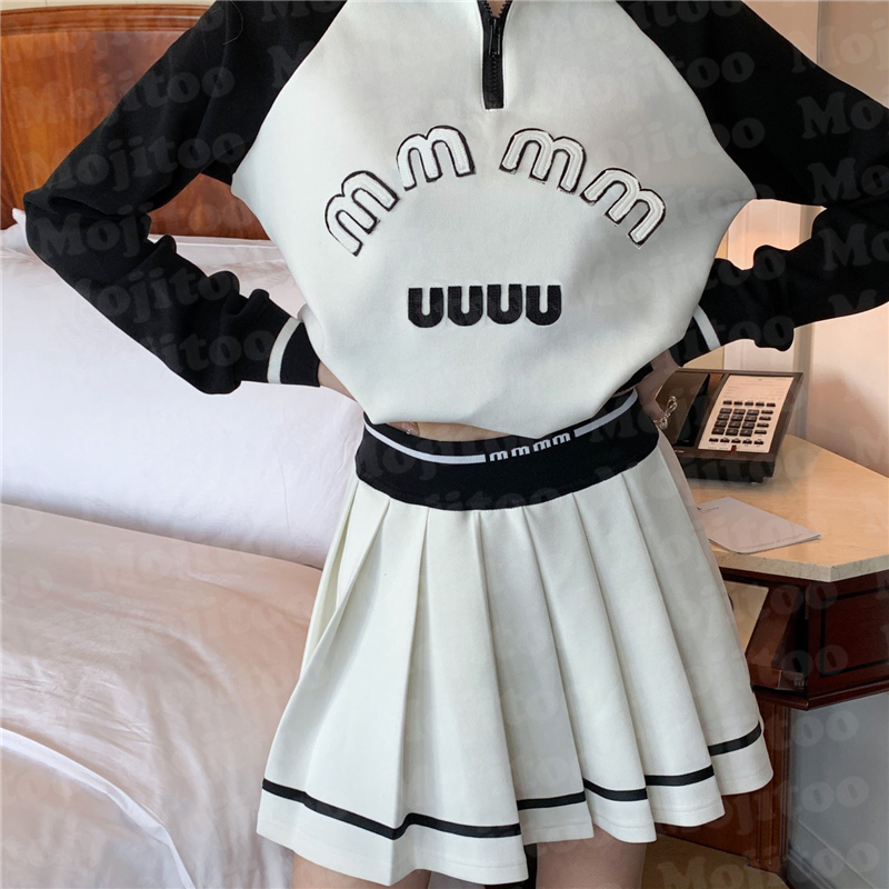 

Designer Womens Sweatshirts Pleated Skirts Embroidery Letter Hoodies Tops Short Dress Sets Breathable