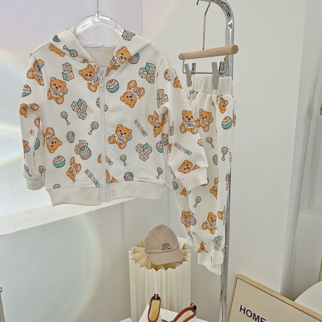 

Children's clothes suit autumn and winter sportswear girl baby designer luxury fashion brand hooded sweatshirt and trousers suit 2pcs/set 90cm-130cm A12