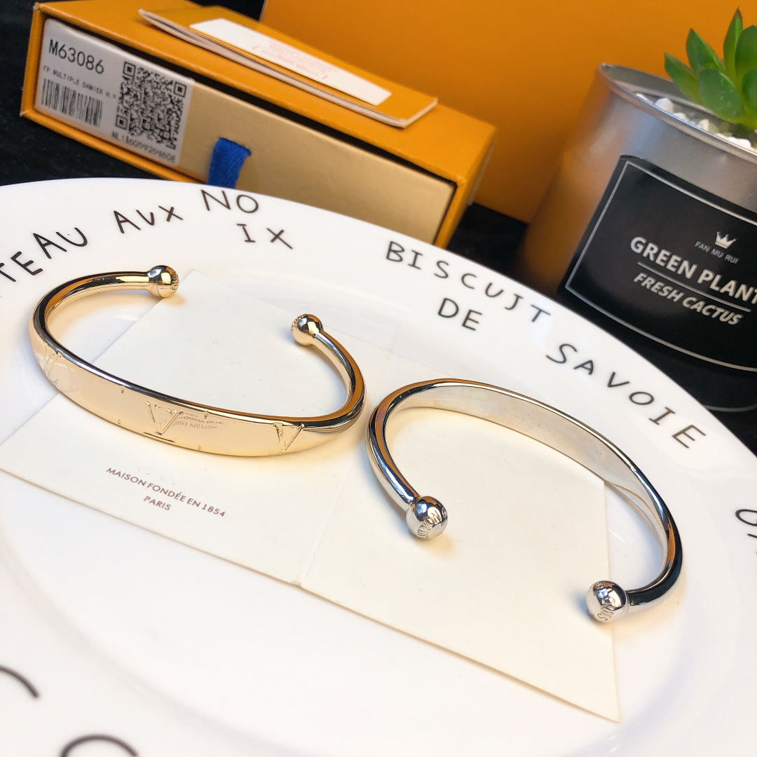 

Fashion Brand Cuff Designer Women Men Couple V Letter Engrave Bracelet Jewelry Gold Bangle Stainless Steel Brand Bracelets Jewelry No Box