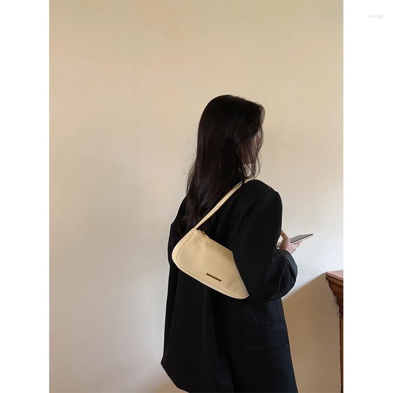 

Evening Bags 2023 Korean Style Fashion Shoulder Bag Baguette Underarm Ladies High-quality Texture Niche Design Handbag, Beige