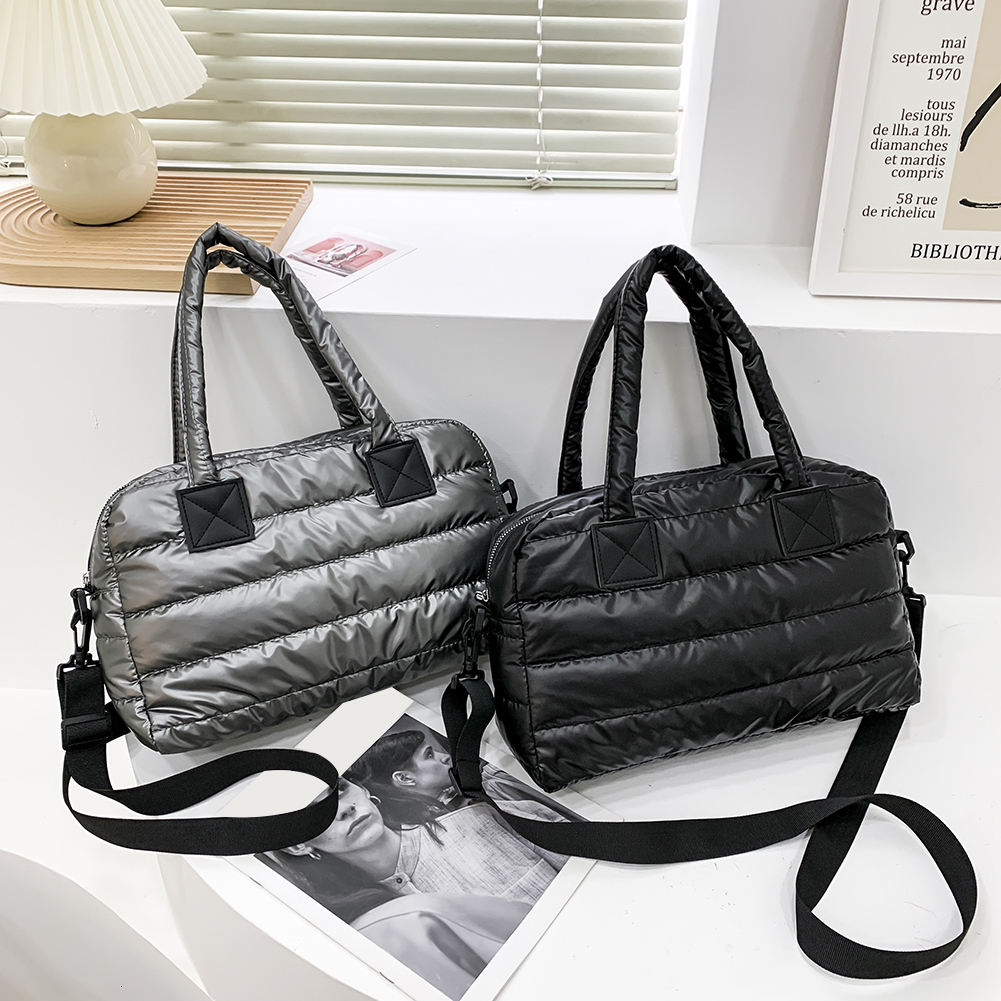 

Evening Bags Fashion Quilted Cotton Padded Nylon Messenger Bag Women Large Capacity Shoulder Bag Solid Color Zipper Designer Top-handle Bags 230316, Type e silver