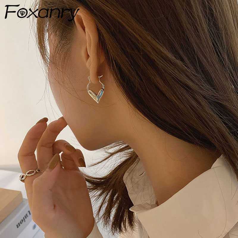 

Charm anry Prevent Allergy Silver Color Hoop Earrings New Trendy Elegant Sweet LOVE Heart Party Jewelry Ear Buckle Wholesale L230315