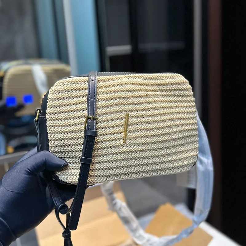 

2023 Camera Bag Women Shoulder Bags Crossbody Purse Fashion Handbag Gold Hardware Letter Tassel Decoration Adjustable Leather Shoulder Strap Zipper Open