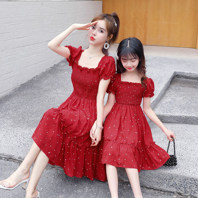 

Family Matching Outfits Mommy and Me Backless Dress Mother and Daughter Dresses Summer Family Matching Outfits Women Girls Red Chiffon Clothes 230316