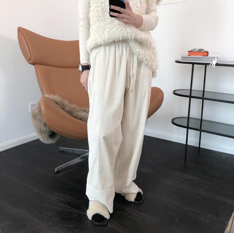 

Women's Pants Woman Model Velvet Warm Trousers & Capris, Beige