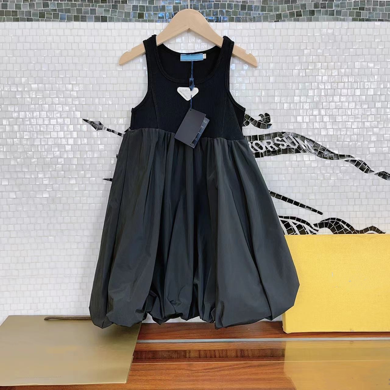 

P style Girls Bud dresses 2023 Summer kids triangle vest dress children luxury princess clothes A9770, White