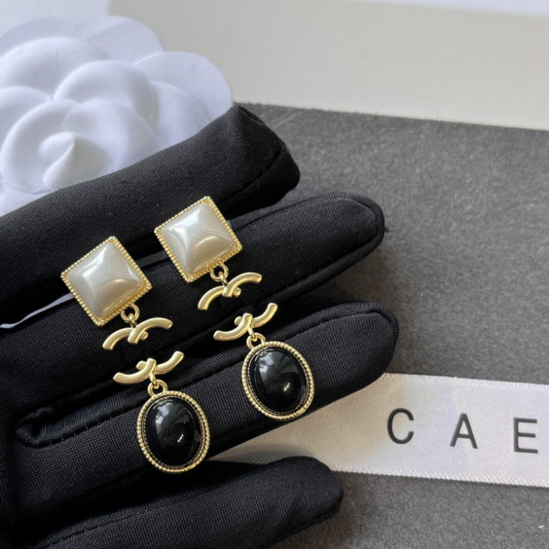 

Brand Female Pendant Love Stud Earring Luxury Brand Designer Senior Stamp Earring Charm Gift Jewelry Earrings Classic 18k Gold-plated Couple Accessory With Boxs